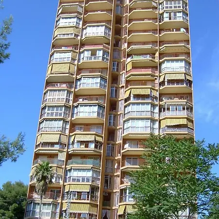 Garden - Turis Plus Apartamentos Benidorm Exterior photo